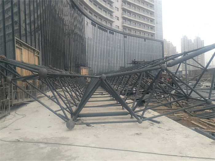 乌兰察布万豪酒店雨棚网架